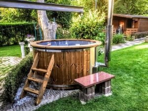 Udendørs glasfiber jacuzzi TimberIN