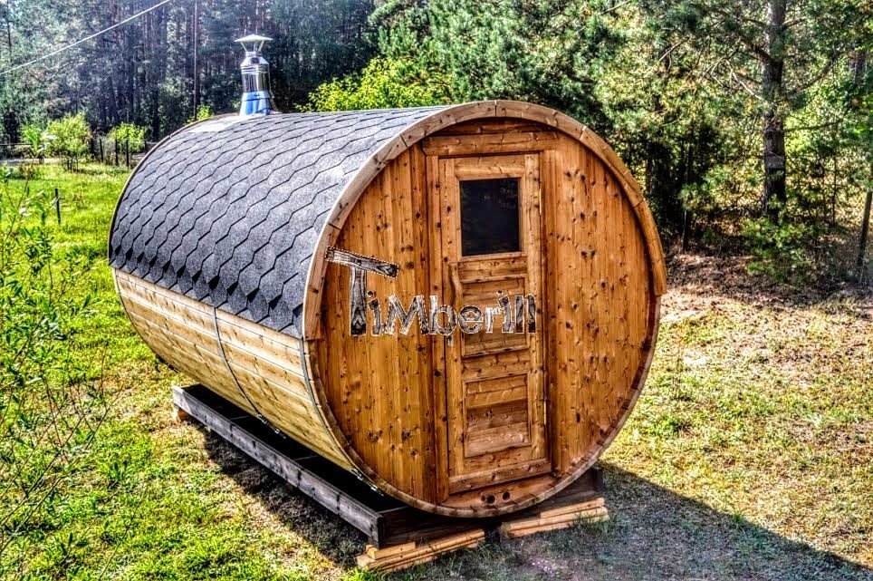 tønde sauna med træfyret Harvia varmeapparat